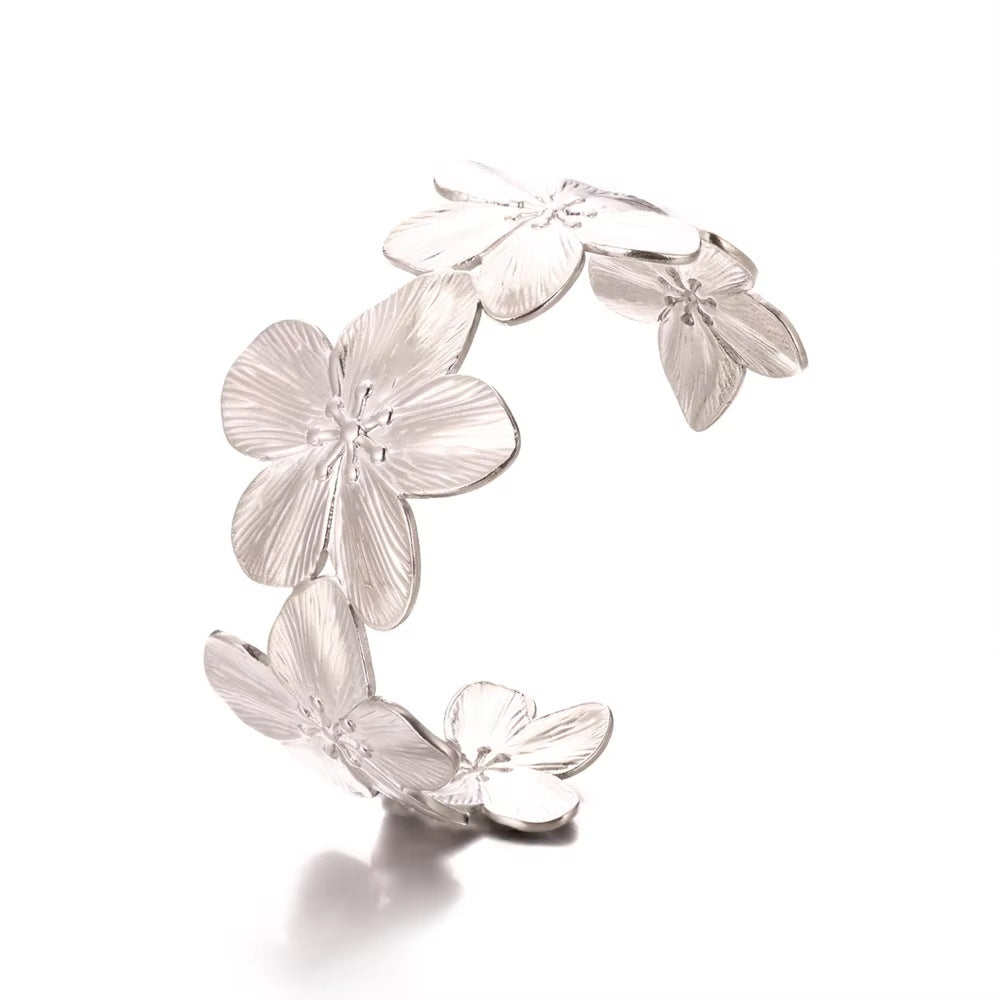 Open-ended Flower Bracelet